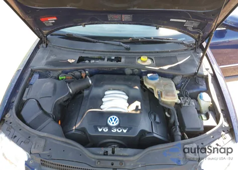 2001 Volkswagen Passat Glx из США, поврежденный, VIN WVWTH63B11P276847